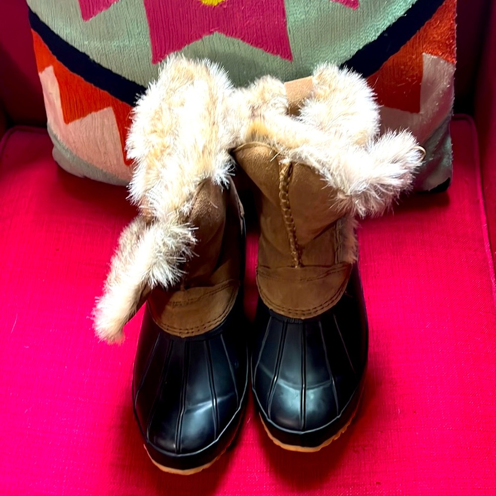 Bearpaw Deborah Hickory Waterproof boots, Size 8